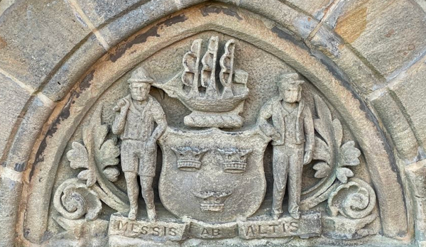 Archstone with Tynemouth crest